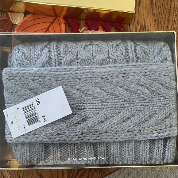 Michael Kors cable knit headband and scarf set - Picture 2 of 3